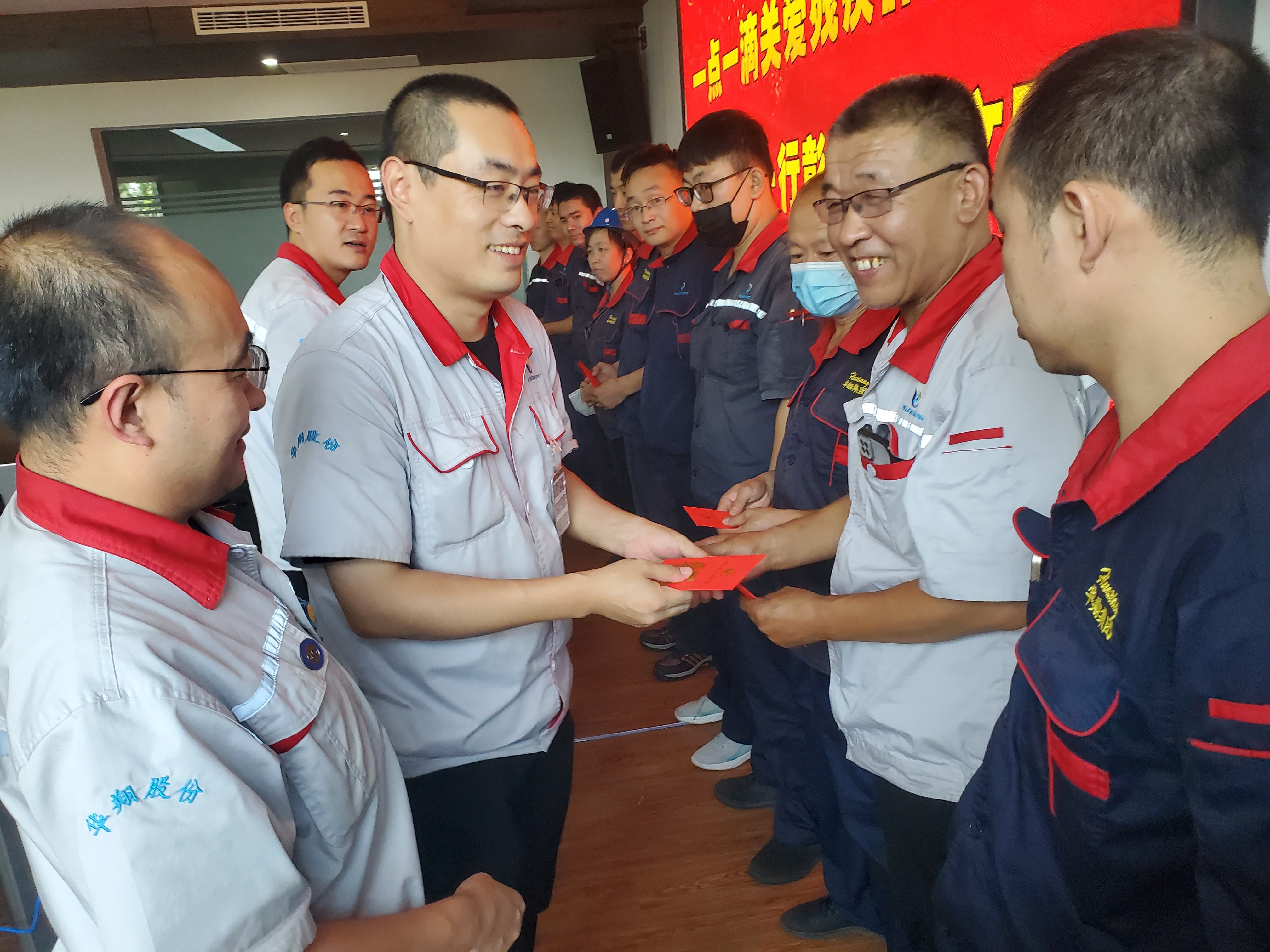 “扶殘助殘有你有我”，華翔很暖心！